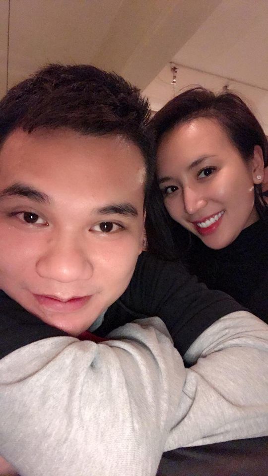 Sau màn cầu hôn siêu lãng mạn, Khắc Việt xuất hiện tình tứ cùng bạn gái hot girl