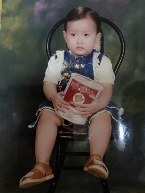 Hé lộ loạt ảnh thời thơ ấu cực đáng yêu của Hoa hậu Hoàn cầu 2017 Khánh Ngân