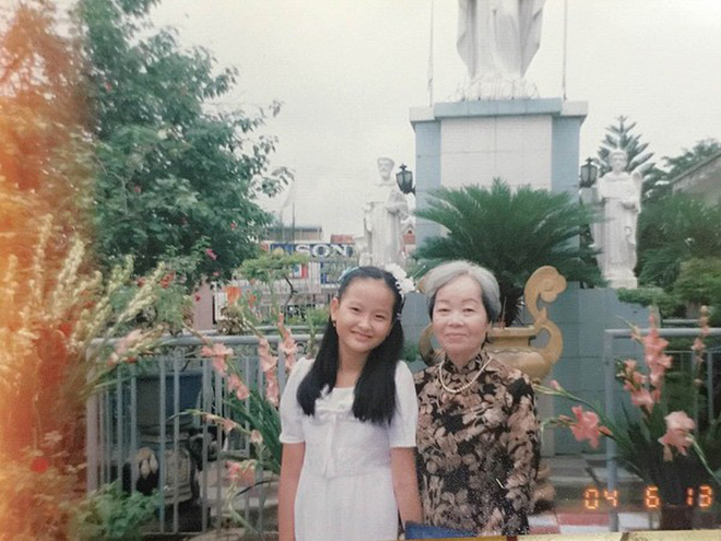 Hé lộ loạt ảnh thời thơ ấu cực đáng yêu của Hoa hậu Hoàn cầu 2017 Khánh Ngân Hé lộ loạt ảnh thời thơ ấu cực đáng yêu của Hoa hậu Hoàn cầu 2017 Khánh Ngân
