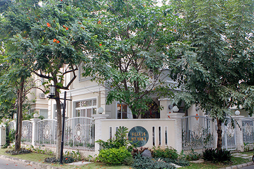 Trúc phim Những ngọn nến trong đêm giờ sống trong ngôi nhà ra sao?