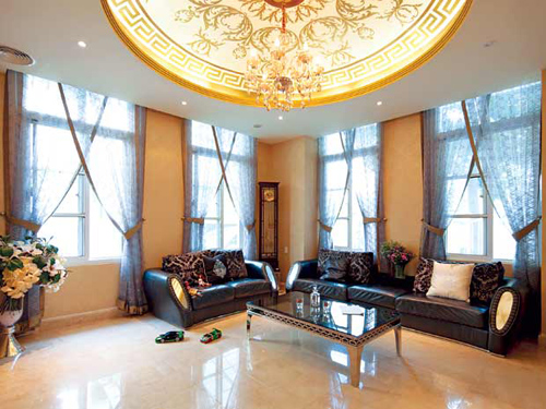 Trúc phim Những ngọn nến trong đêm giờ sống trong ngôi nhà ra sao?