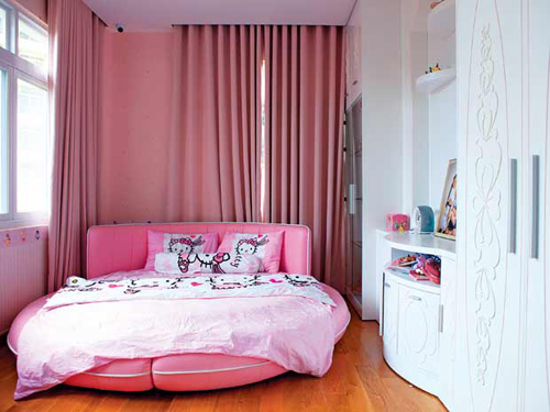 Trúc phim Những ngọn nến trong đêm giờ sống trong ngôi nhà ra sao?