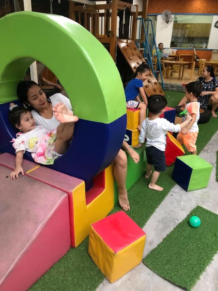 Sau ồn ào làm đại sứ cho lô hàng 11 tỷ, Ốc Thanh Vân khoe ảnh hạnh phúc cùng các con