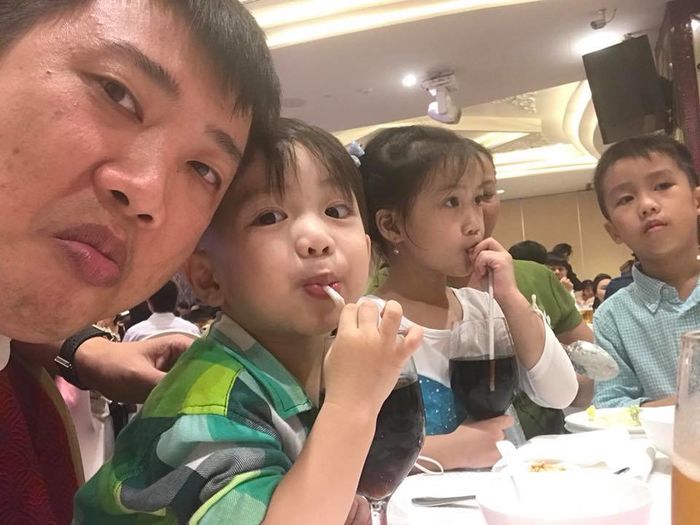 Sau ồn ào làm đại sứ cho lô hàng 11 tỷ, Ốc Thanh Vân khoe ảnh hạnh phúc cùng các con