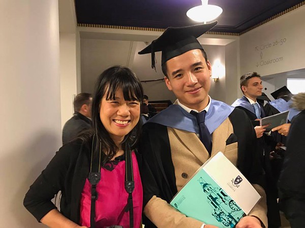 Thầy giáo 9x đẹp trai, giọng Anh - Anh chuẩn được sinh viên yêu mến Thầy giáo 9x đẹp trai, giọng Anh - Anh chuẩn được sinh viên yêu mến