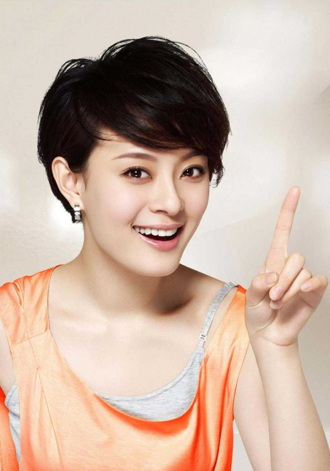 Điều chưa biết về mỹ nhân nhận cát xê 400 tỷ đồng một năm