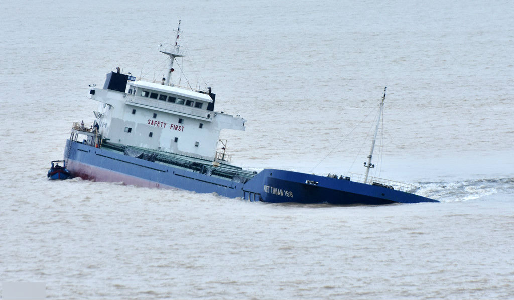 Vì sao bão số 12 gây thảm hoạ tàu chìm ở cảng Quy Nhơn?