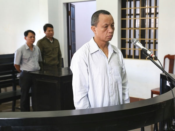 Bảo vệ giở trò đồi bại với 6 nữ học sinh tiểu học lĩnh án