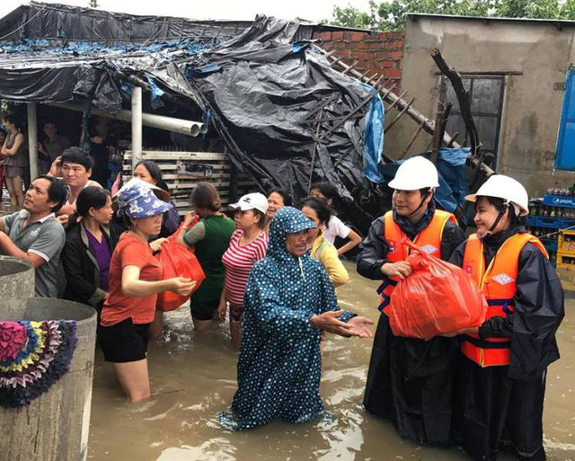 Bình Định: Hơn 100 người bị cô lập suốt 5 ngày vì lũ lịch sử, sạt lở đất
