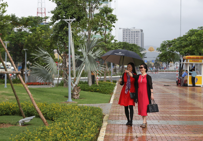 Người Đà Nẵng thích thú với công viên APEC