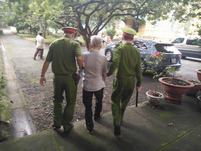 Cuồng ghen, ông lão 60 tuổi giết chết tài xế riêng của vợ khi phát hiện nằm ngủ cạnh nhau