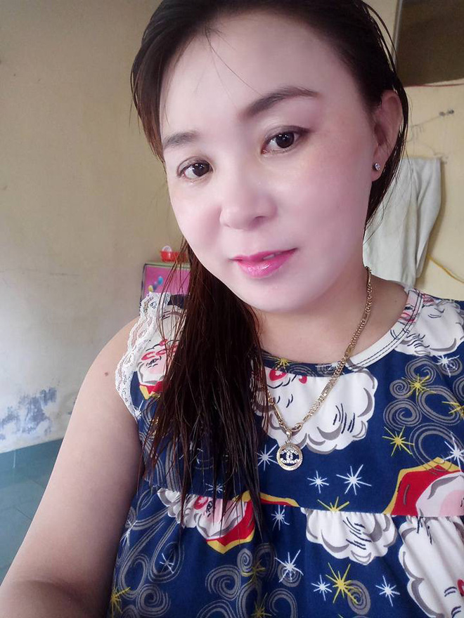 Hạnh phúc của người mẹ đón con sau 15 năm đợi chờ, trải 2 lần đò, sinh con một mình vì là người thứ ba