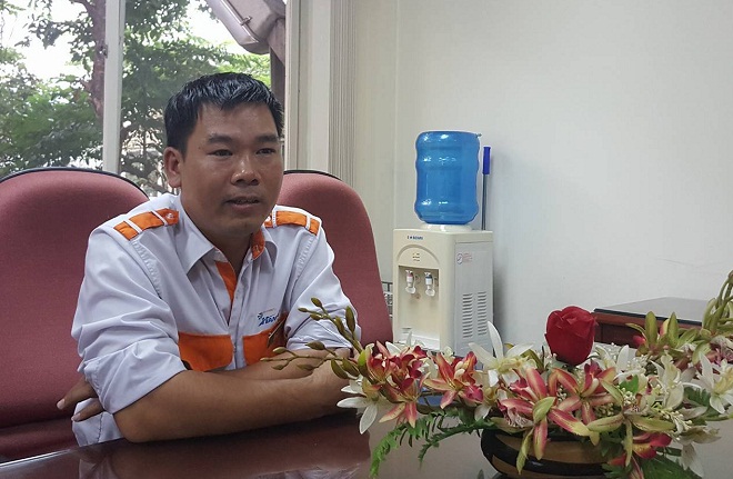 4 người xăm trổ xuất hiện, lái xe buýt hoảng hốt cầu cứu công an