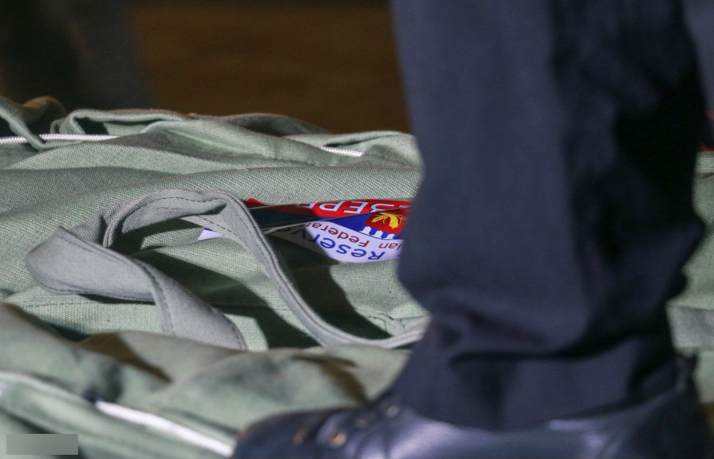 Máy bay vận tải Nga chở thịt hộp, sữa cứu trợ hạ cánh ở Cam Ranh