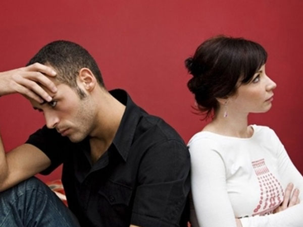 Có người yêu rồi nhưng tâm trí tôi chỉ nghĩ về người cũ