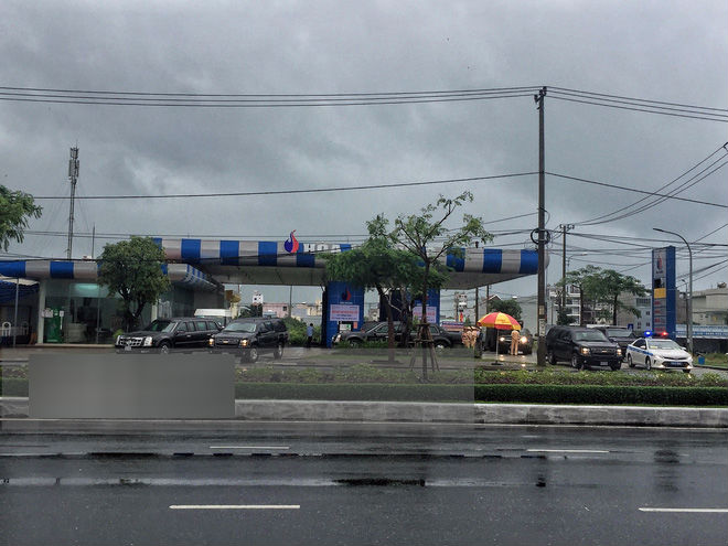 Cadillac One của tổng thống Mỹ uống 110 lít xăng A95 trong ngày đầu đến Đà Nẵng