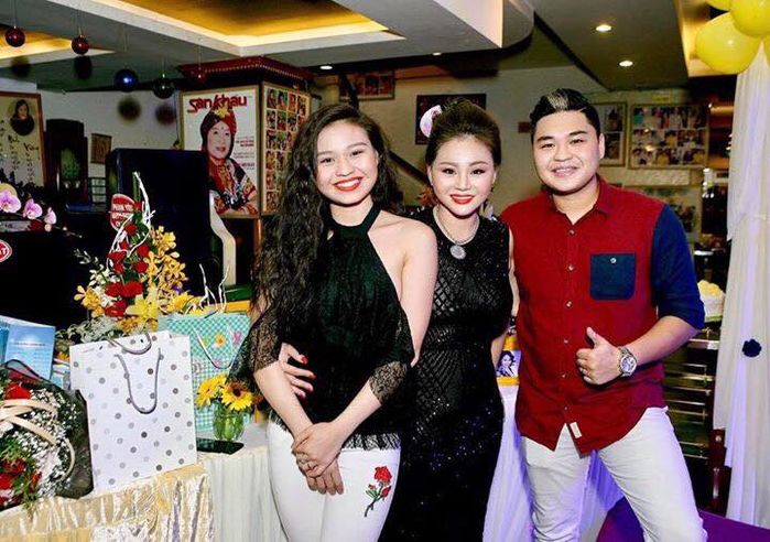 Từng không chịu nhận mẹ, nay hai con rạng ngời đến chúc mừng sinh nhật danh hài Lê Giang