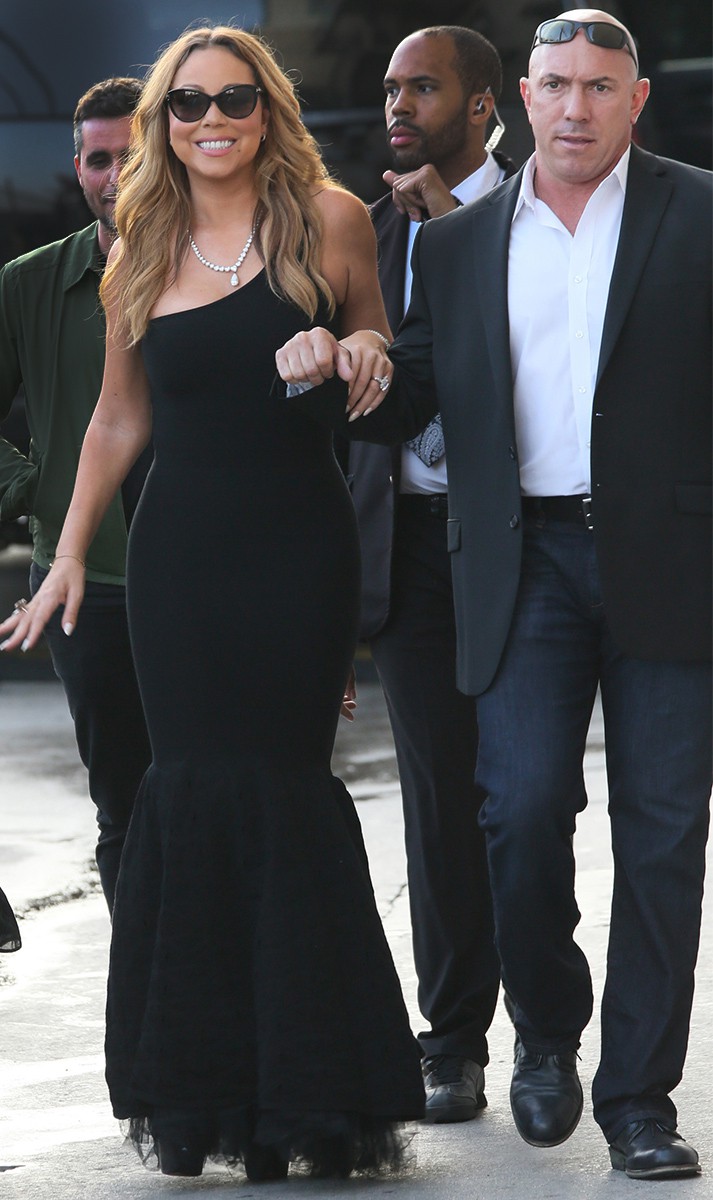 Mariah Carey bị tố dụ dỗ nam vệ sĩ vào phòng khách sạn để quấy rối tình dục