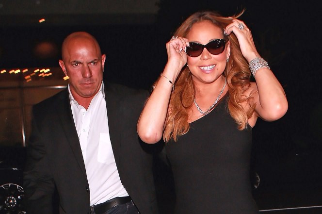 Mariah Carey bị tố dụ dỗ nam vệ sĩ vào phòng khách sạn để quấy rối tình dục