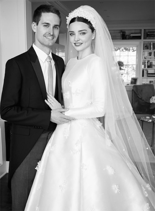 Miranda Kerr nổi xung trước tin đồn thất thiệt về công ty của chồng tỷ phú Miranda Kerr nổi xung trước tin đồn thất thiệt về công ty của chồng tỷ phú