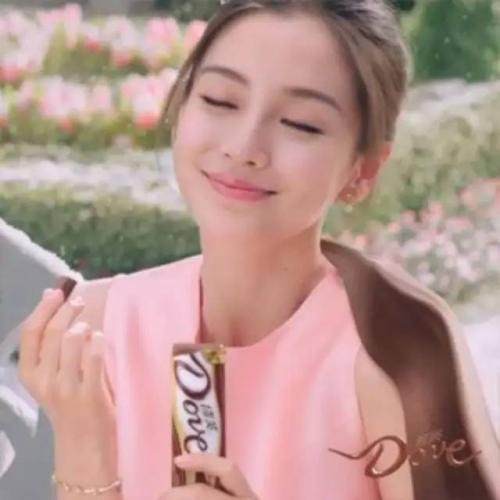 Sự nghiệp khởi sắc, Triệu Lệ Dĩnh cướp luôn hợp đồng quảng cáo của vợ chồng Angela Baby - Huỳnh Hiểu Minh?