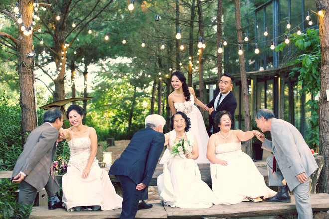 Cả Hà Nội mới có một gia đình “yêu tận tim”: Ông bà, thông gia cưới cùng cô dâu, chú rể vui như thế này! Cả Hà Nội mới có một gia đình “yêu tận tim”: Ông bà, thông gia cưới cùng cô dâu, chú rể vui như thế này!