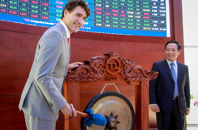 Thủ tướng Canada thăm Sở Giao dịch chứng khoán TP HCM