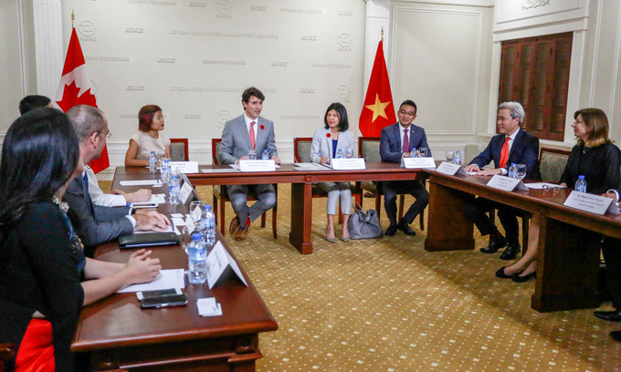 Thủ tướng Canada thăm Sở Giao dịch chứng khoán TP HCM