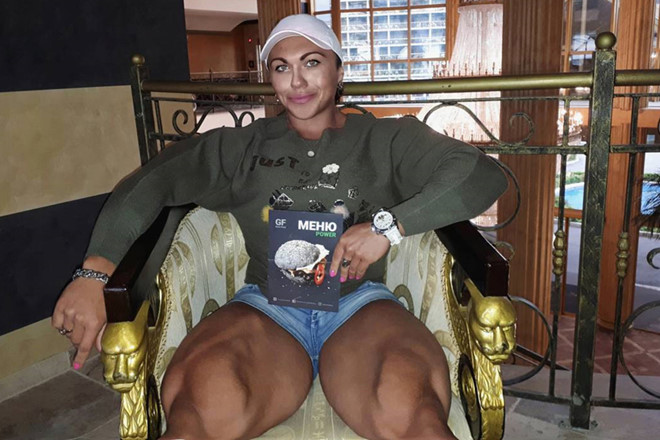 Tiên nữ cử tạ xứ Nga gây sốc với thân hình đồ sộ như lực sĩ