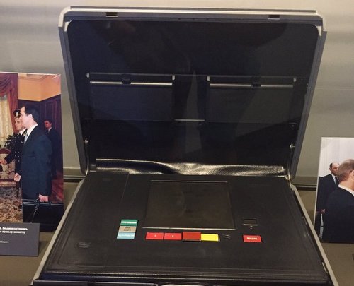 Chiếc va ly hạt nhân sẽ theo sát ông Putin ở Việt Nam