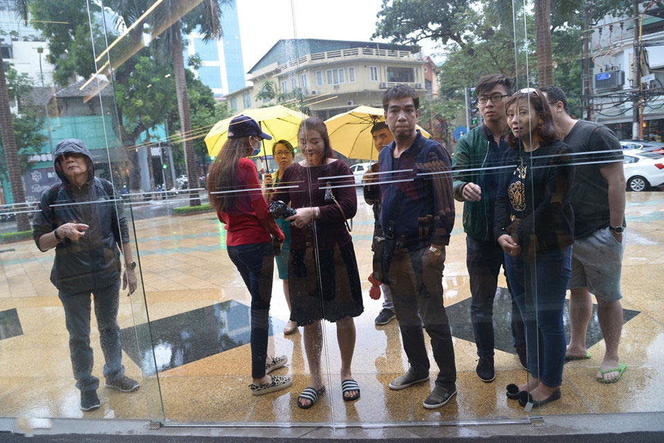 Khác Sài Gòn, cửa hàng Zara đầu tiên ở Hà Nội vắng vẻ sáng khai trương