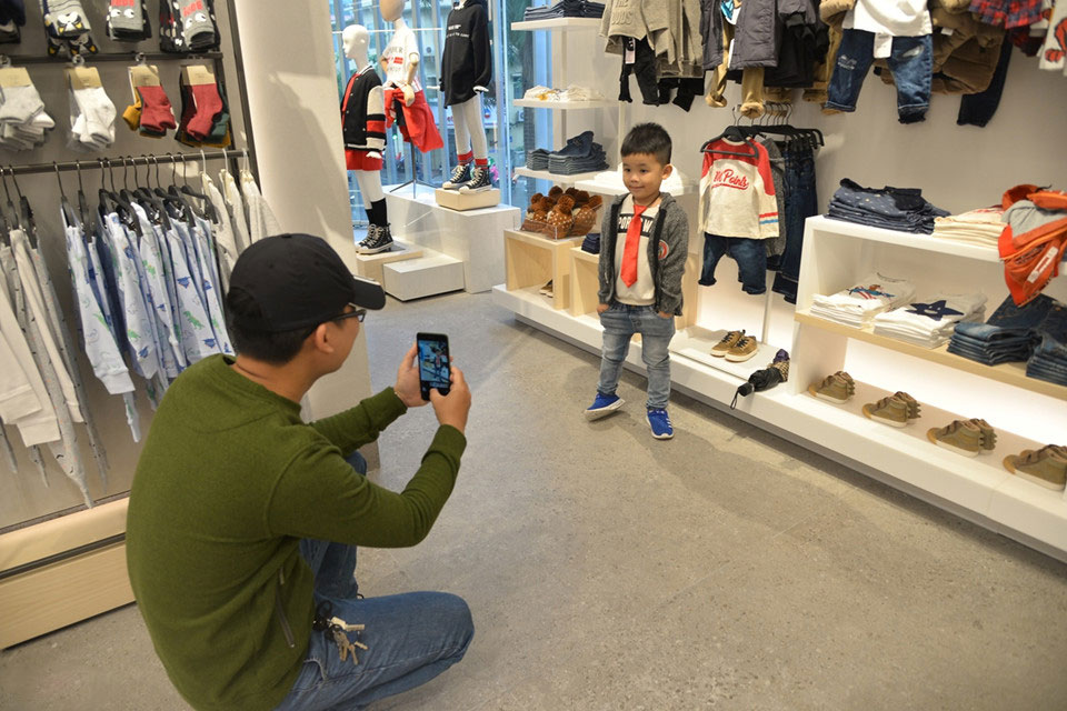 Khác Sài Gòn, cửa hàng Zara đầu tiên ở Hà Nội vắng vẻ sáng khai trương