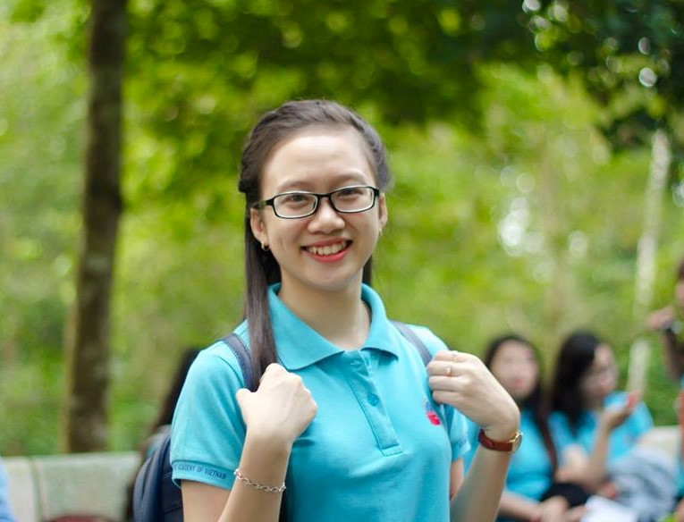 Ảnh đời thường lúc nào cũng cười của 9X tặng hoa thủ tướng Canada