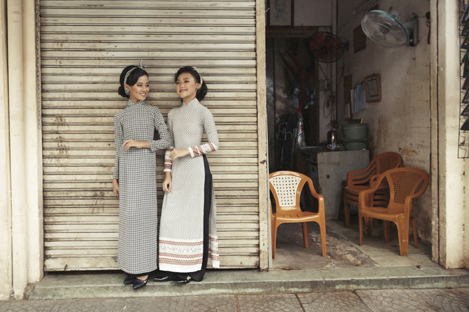 Mẫu nhí diện áo dài hóa thân thành cô gái Sài Gòn xưa