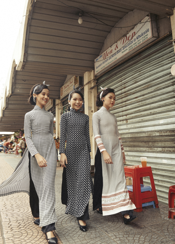 Mẫu nhí diện áo dài hóa thân thành cô gái Sài Gòn xưa