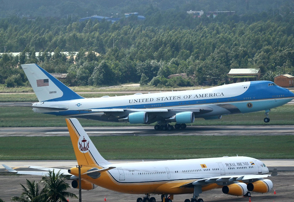 Air Force One đưa Tổng thống Trump đến Đà Nẵng