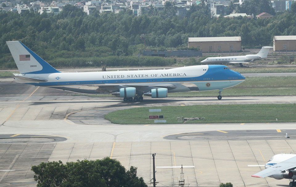 Air Force One đưa Tổng thống Trump đến Đà Nẵng