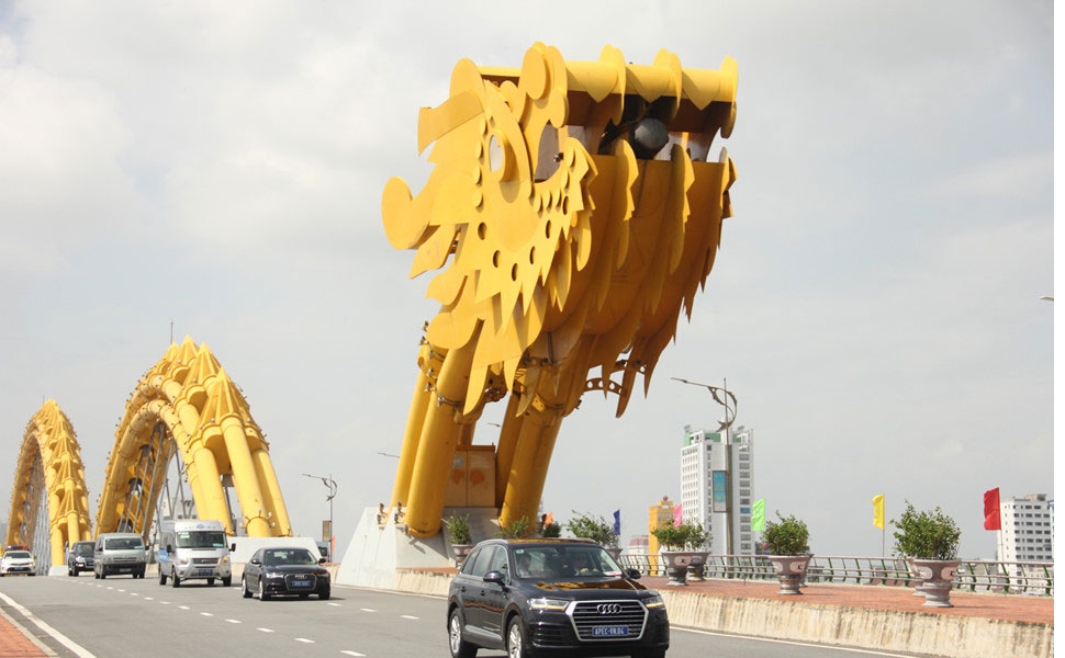 Air Force One đưa Tổng thống Trump đến Đà Nẵng
