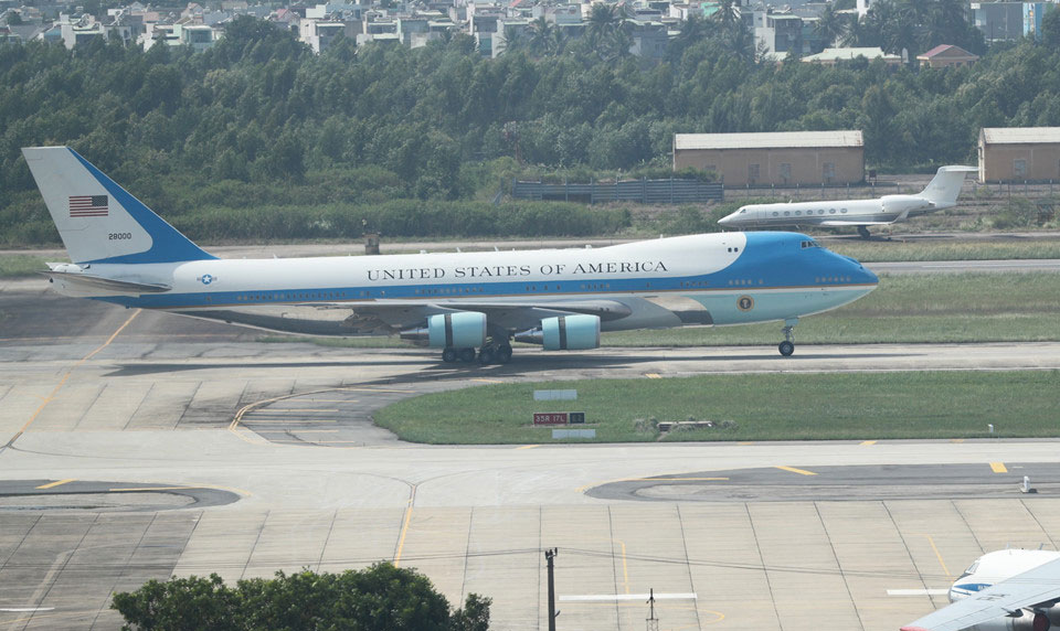 Air Force One đưa Tổng thống Trump đến Đà Nẵng