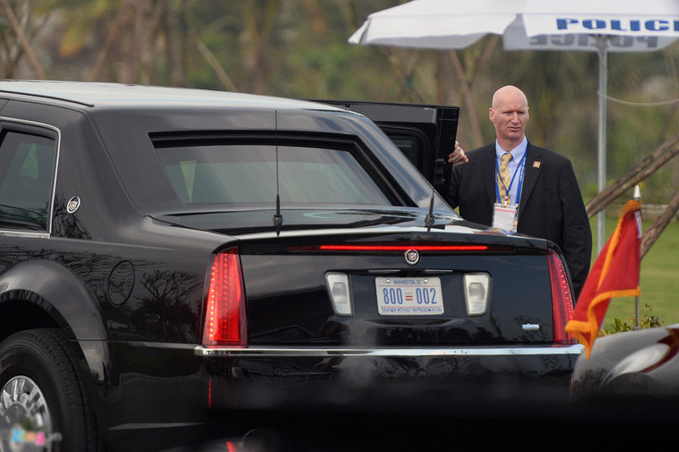 Cận cảnh mật vụ Mỹ bảo vệ khi Tổng thống Trump phát biểu