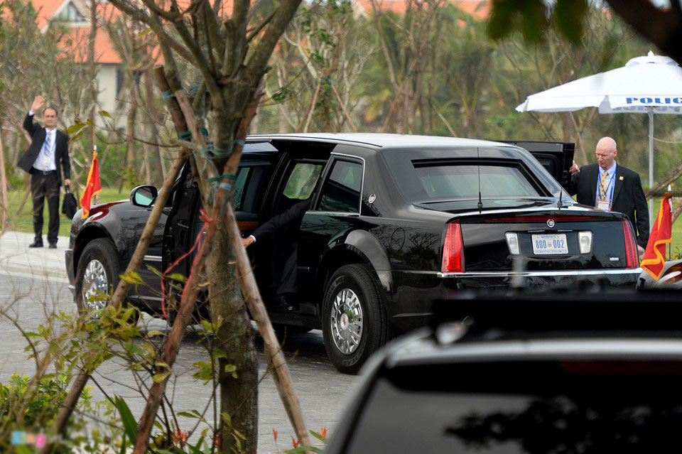 Cận cảnh mật vụ Mỹ bảo vệ khi Tổng thống Trump phát biểu