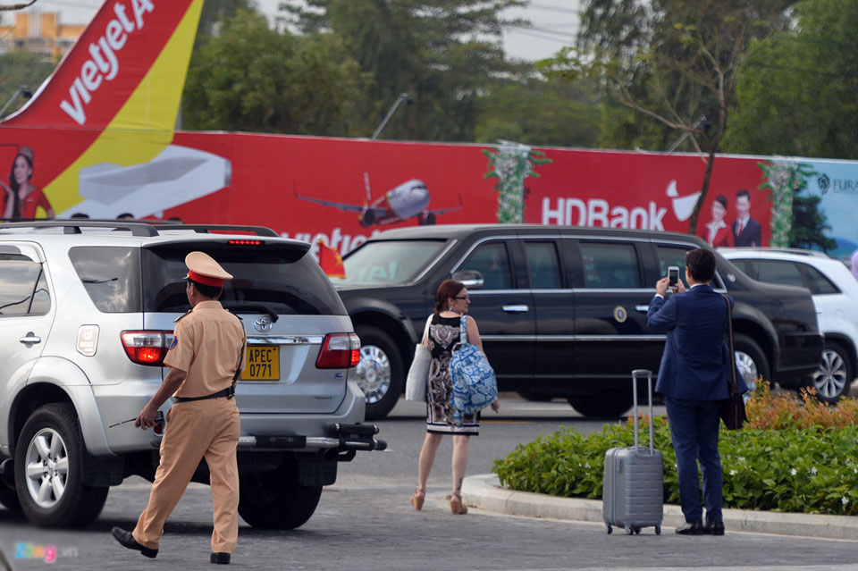 Cận cảnh mật vụ Mỹ bảo vệ khi Tổng thống Trump phát biểu