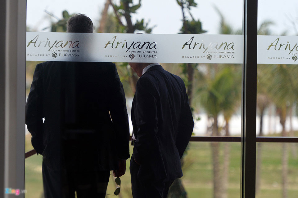 Cận cảnh mật vụ Mỹ bảo vệ khi Tổng thống Trump phát biểu