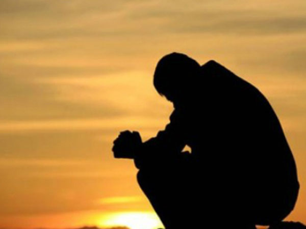 Vợ khéo đủ đường nhưng chẳng chịu chiều tôi chuyện chăn gối