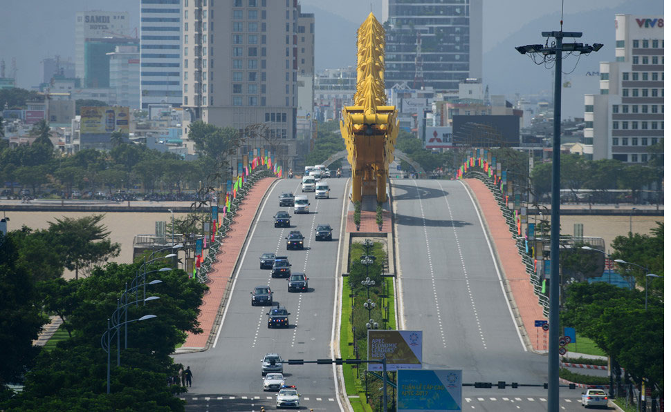 Air Force One đưa Tổng thống Trump đến Đà Nẵng