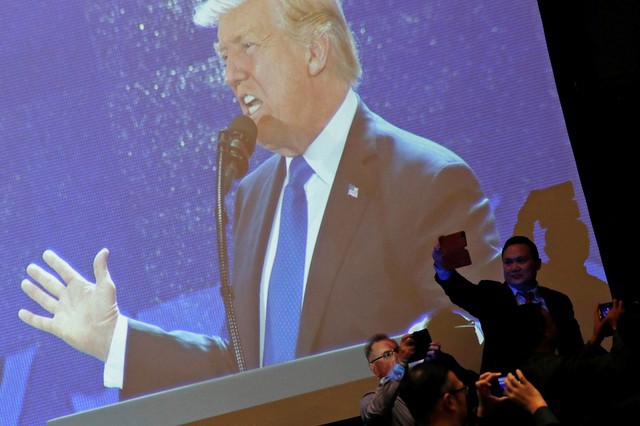 Những hình ảnh đầu tiên của Tổng thống Trump tại Đà Nẵng trên báo chí quốc tế