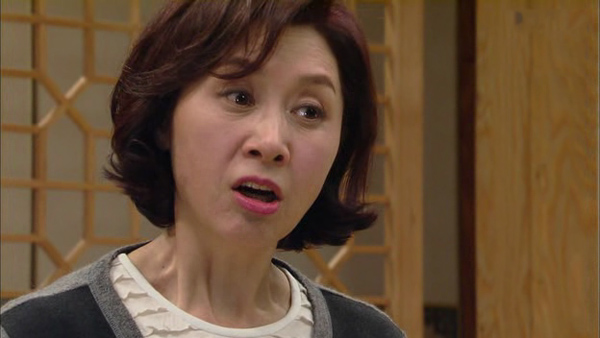 Có thai sau khi chồng mất, chị gái tôi bị cả nhà chồng khinh miệt