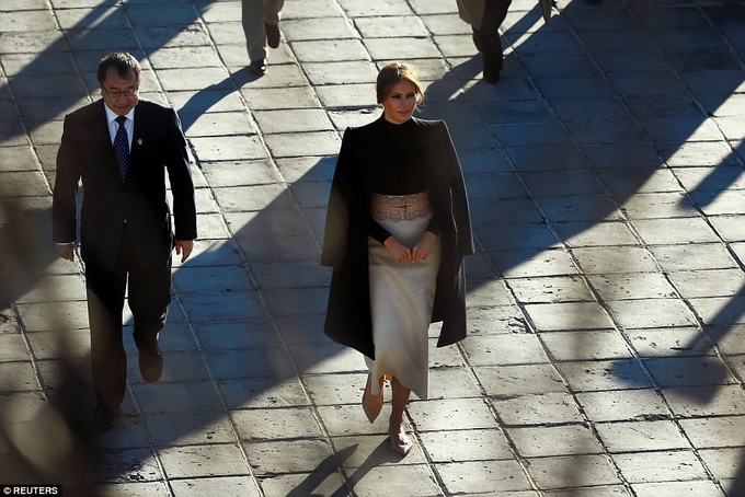 Bà Melania ngồi cáp treo lên Vạn Lý Trường Thành