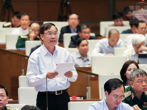 Mỗi người dân đang gánh 30 triệu đồng nợ công