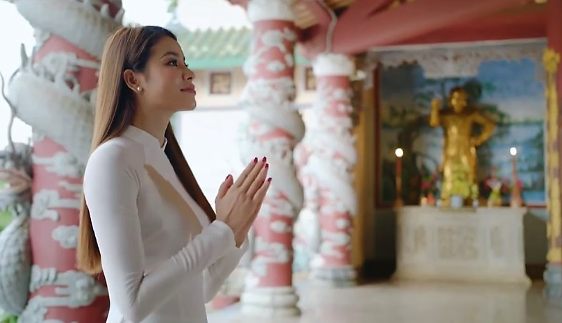 Phạm Hương rạng rỡ trong phim quảng bá du lịch Đà Nẵng nhân APEC